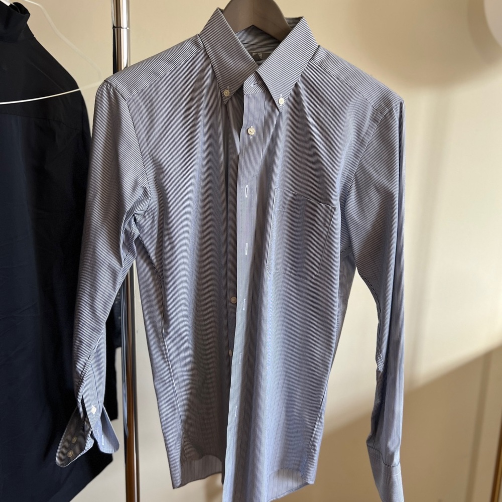 Uniqlo men’s shirt